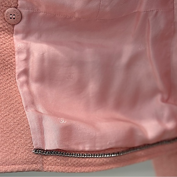 Chanel Vintage 1997P Pink Skirt Suit w 9 MOP logo buttons Sz FR 34 / US 0-2 - Picture 14 of 16